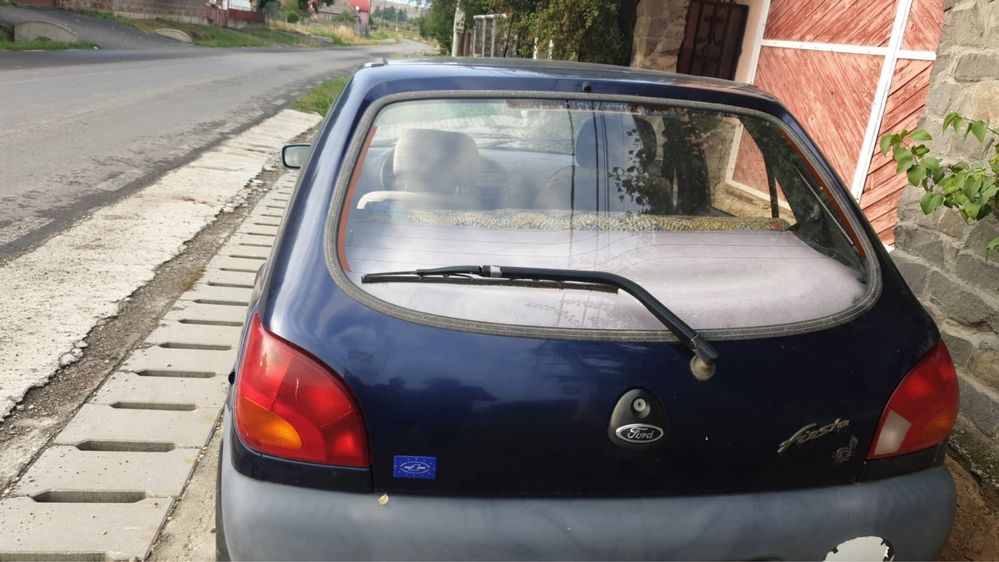 Vând Ford fiesta-250 euro