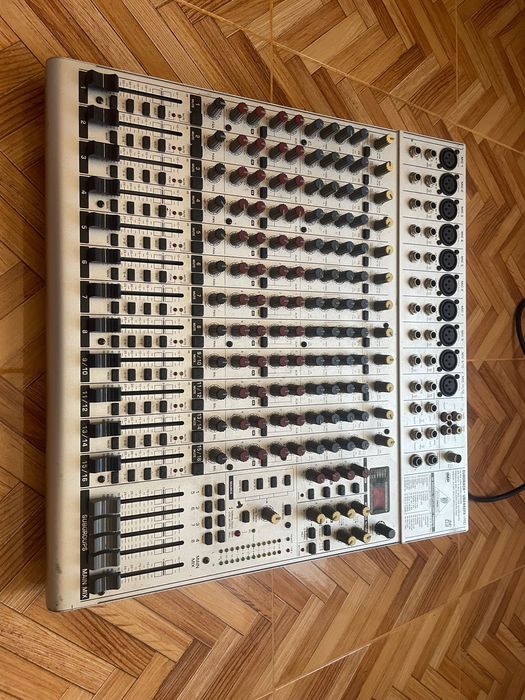 Mixer audio Behringer Eurorack UB 2442 FX Pro