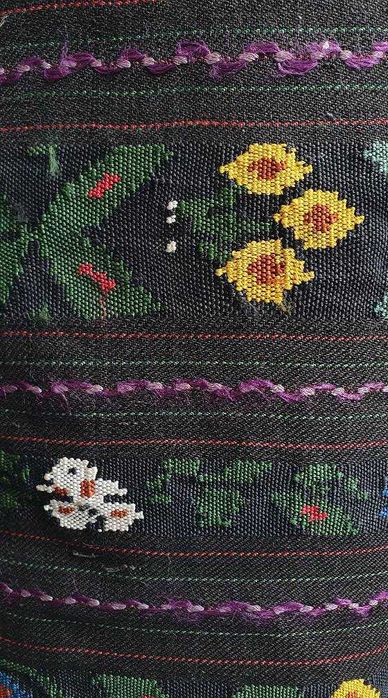 Costum popular (ie/camasa cu poala, catrinte, sorturi, fote, oprege)