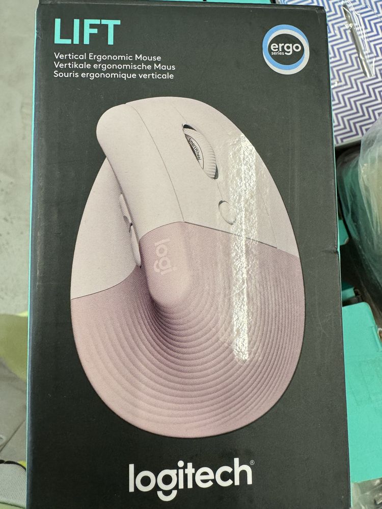 Mouse logitech lift vertical dreptaci sau stângaci