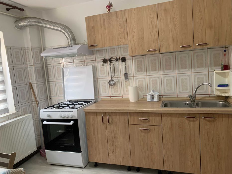 Închiriez apartament cu 2 camere parter, zona Pod, Râmnicu Sărat