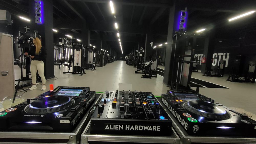 CDJ 3000 cu v10 sau CDJ2000nxs2 cu xone92/96