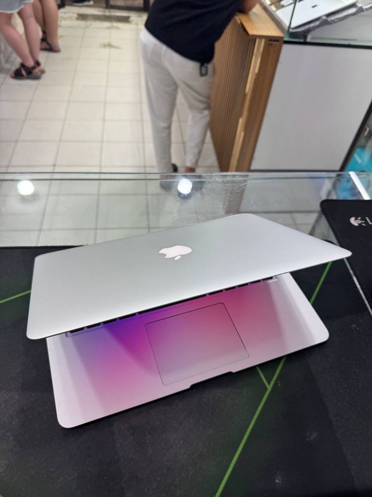 Apple Macbook Air 2017 SSD 128GB ОЗУ 8GB 146 sikil ideal
