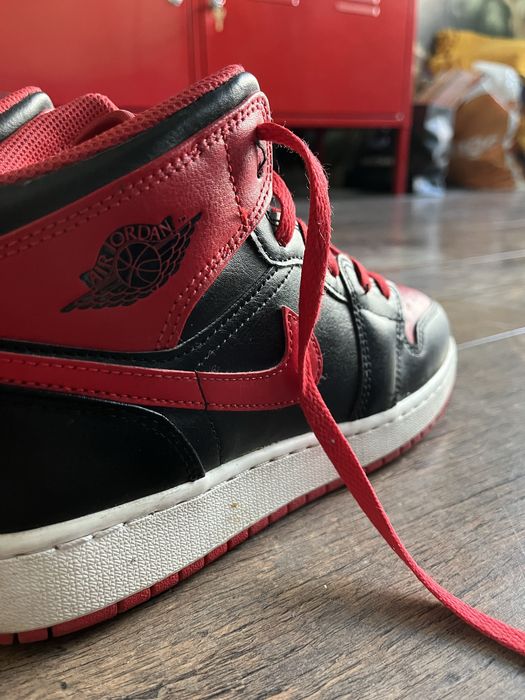 ОРИГИНАЛНИ! Air jordan 1 mid (red and black)