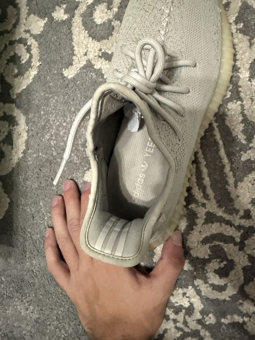 Yeezy 350 V2 Sesame - 9.5/10 - 42