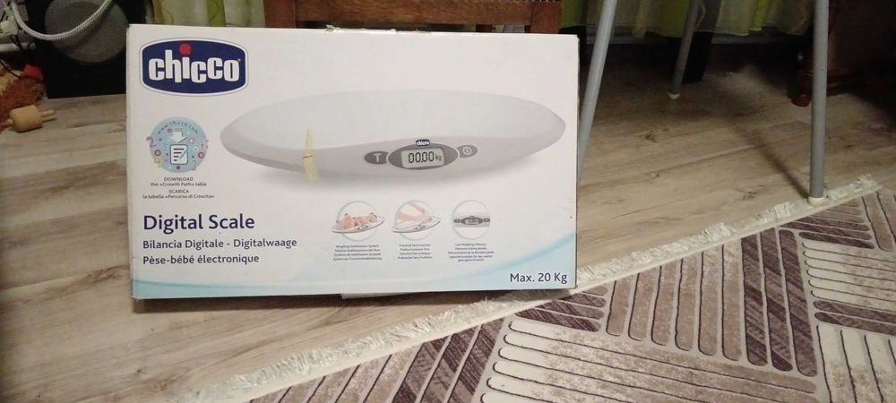 Vând cantar de bebeluși