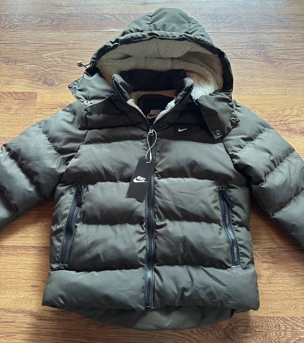 Детско,зимно яке Nike в масленозелено с топла подплата