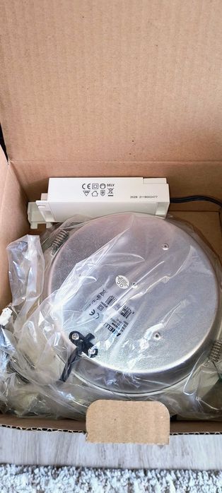 Vand lampa spot încastrată XEVO 18w si 15w