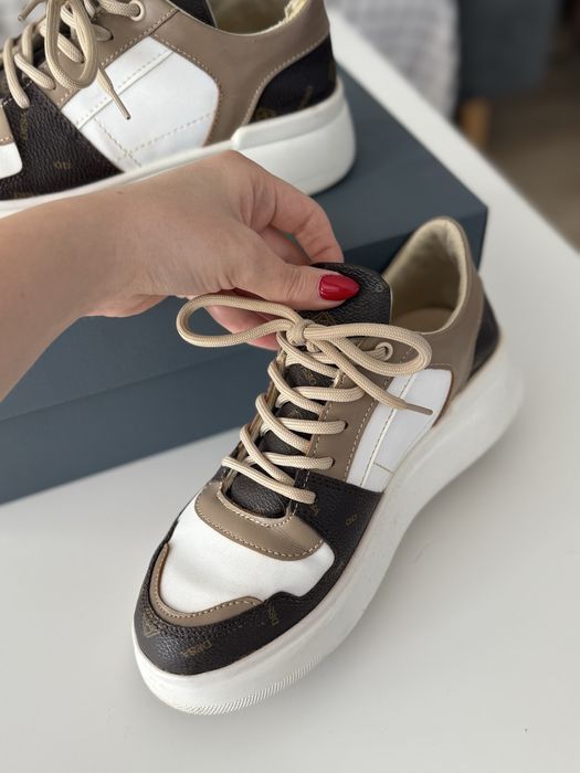 Обувки на Desa