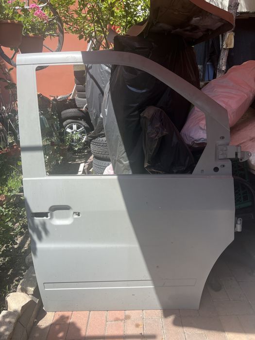Usa dreapta fata mercedes vito 2003