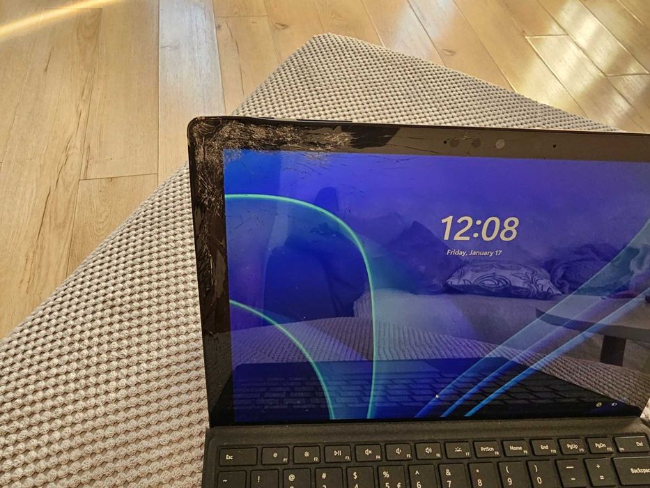 Продава Microsoft Surface pro 7 | i7-1065g7 1.50GHz | 16gb Ram | 512Gb