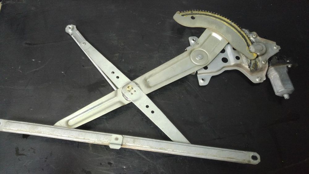 macara cu motoras usa stanga fata  fiat sedici 16 2006-2014