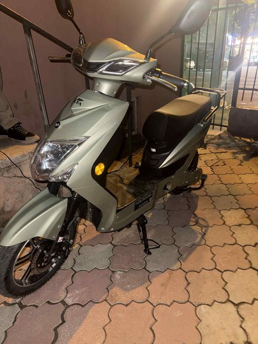 Vând scuter electric stare că nou urgent