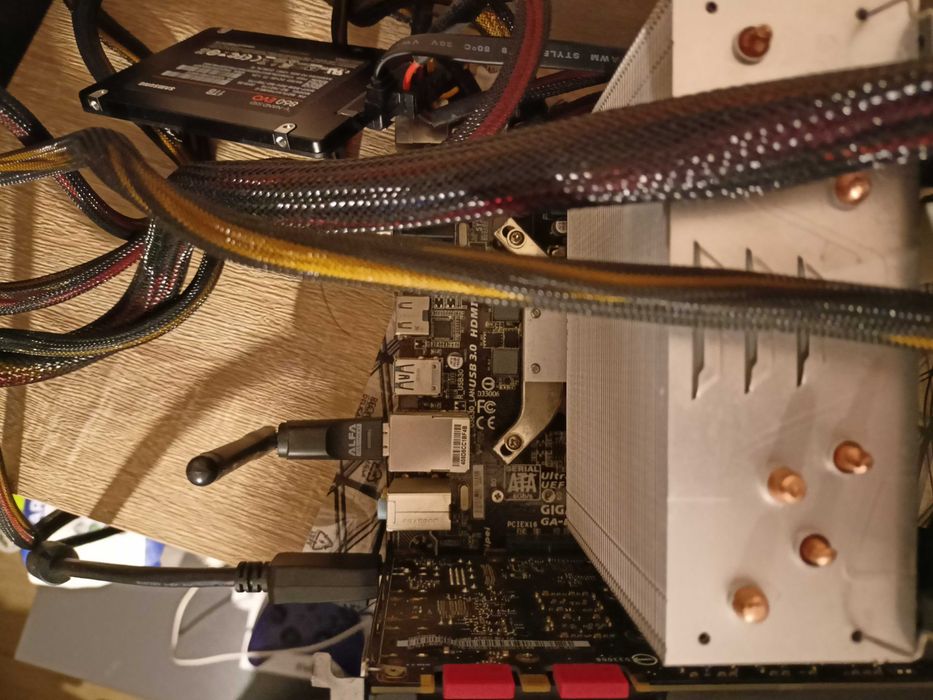 i7 7700k, 16gb ddr4, GA-B150M-HD3 , arctic freezer i32