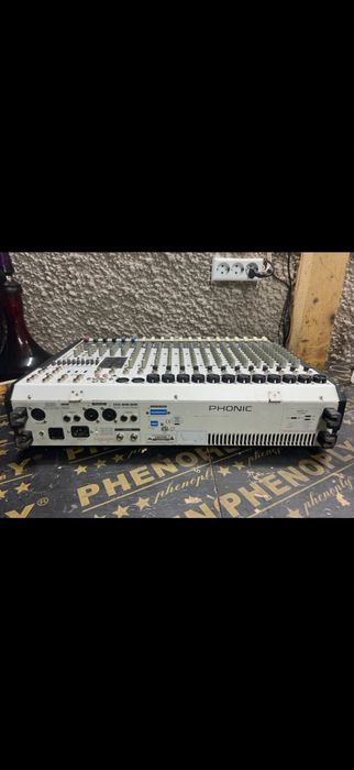 Активен 16канален пулт PHONIC K16
