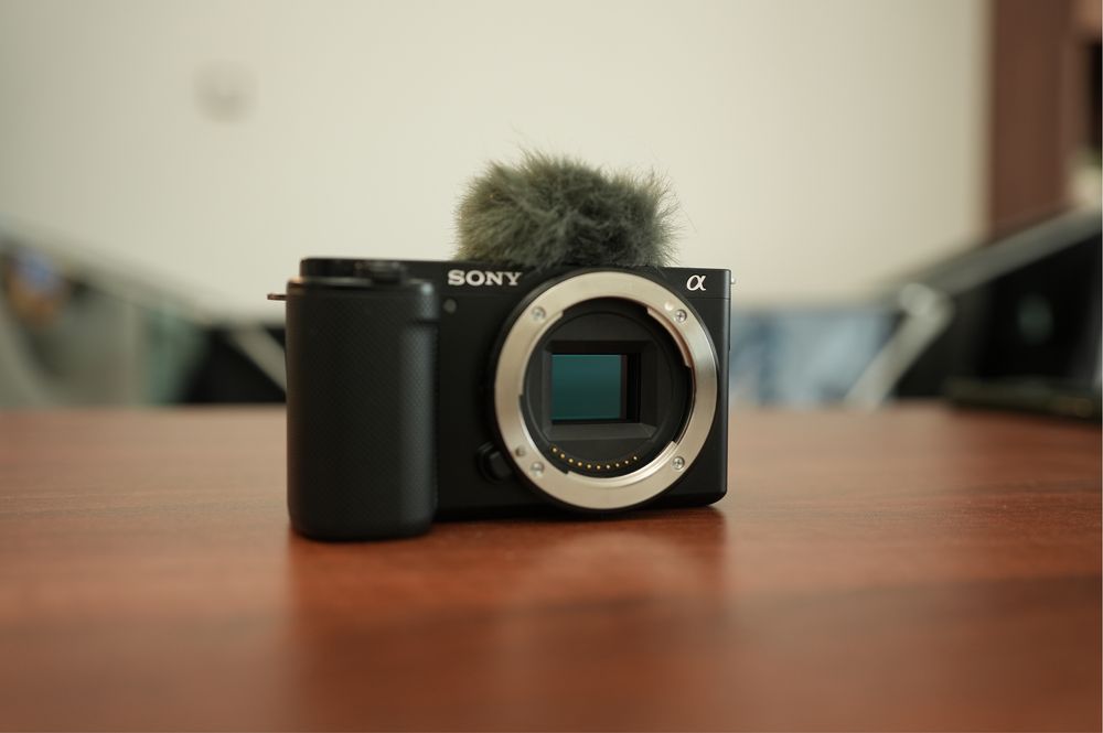 Влогърска камера Sony ZV-E10 (Гаранционна)