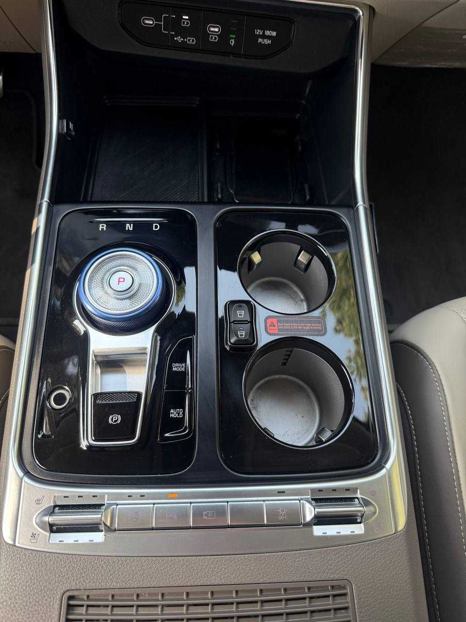 KIA CARNIVAL Hi Limousine 2024