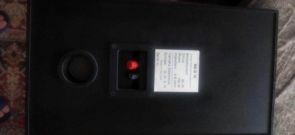 boxe negre Yamaha pe 3 cai 80/100 wați difuzoare bass noi Peerless