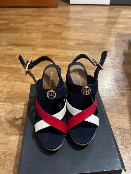 Sandale cu talpa ortopedica Tommy Hilfiger (noi nepurtati)