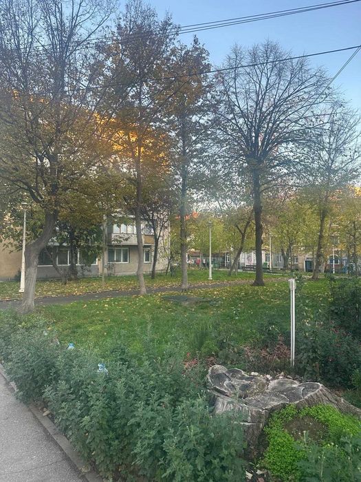 Apartament 3 camere ultracentral – Etaj 2, mobilat, gaze pe scară