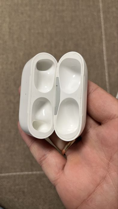 Продам кейсы от Airpods