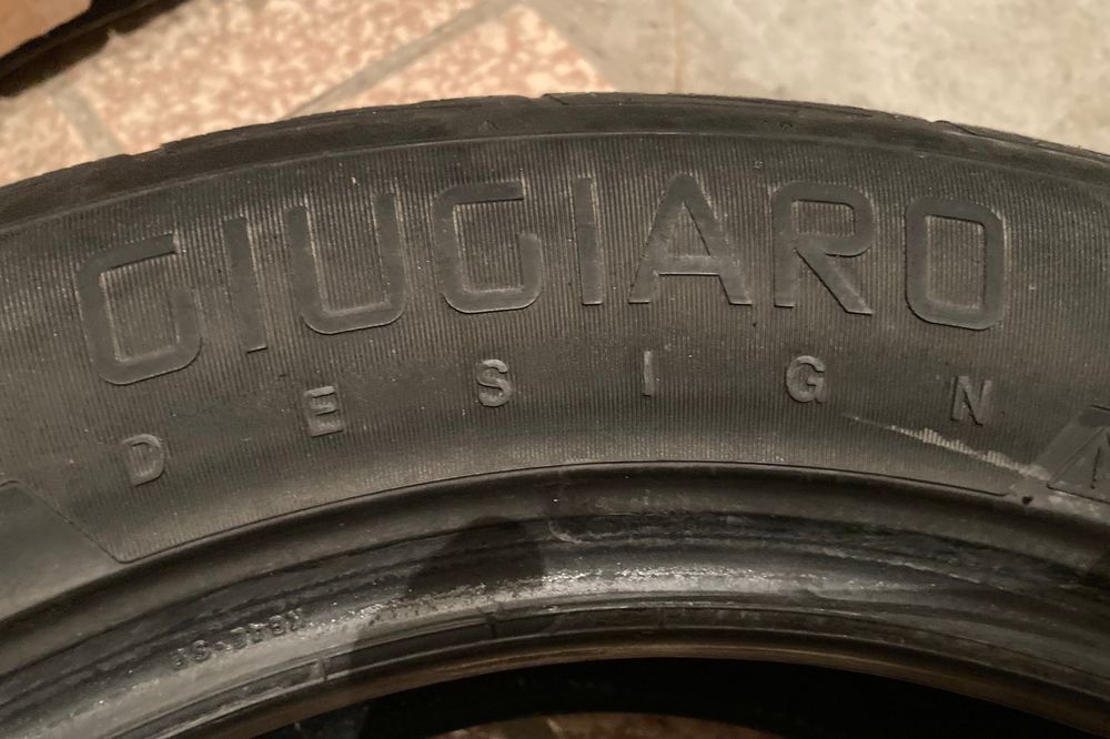 2бр зимни гуми VREDESTEN 215/55 R16