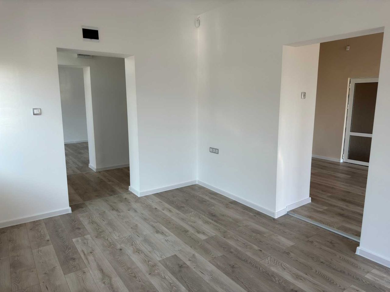 Дава се под наем Офис в Варна, Западна промишлена зона - 60 кв.м за 459 € - Снимка #14
