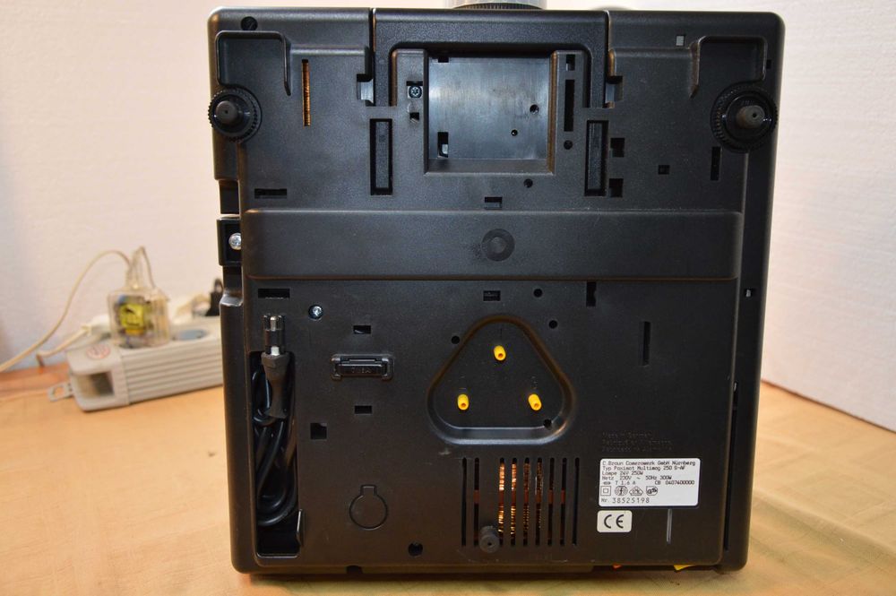 Aparat proiectie diapozitive Braun Paximat Multimag 250 S-AF