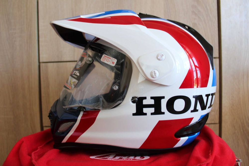 Каска Arai Tour X4