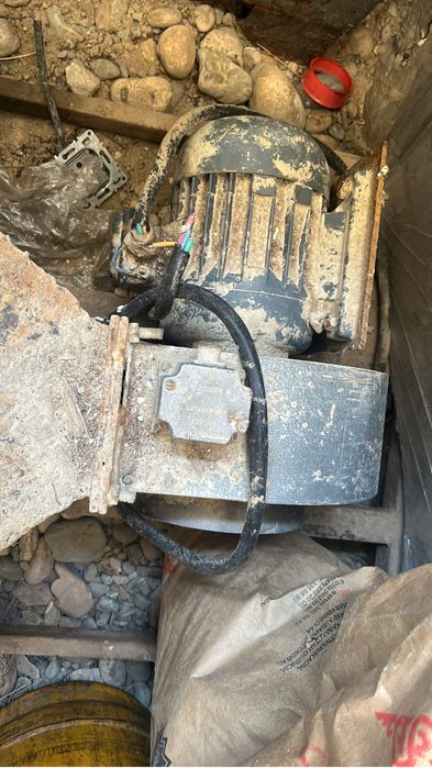 Продам электро мотор