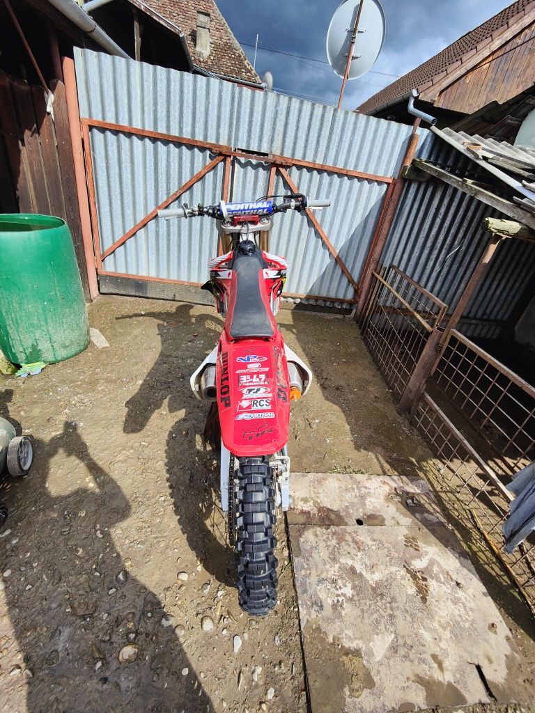 Vând Honda CRF250R 4 TIMP