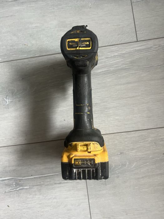 Bormașina DEWALT Originala