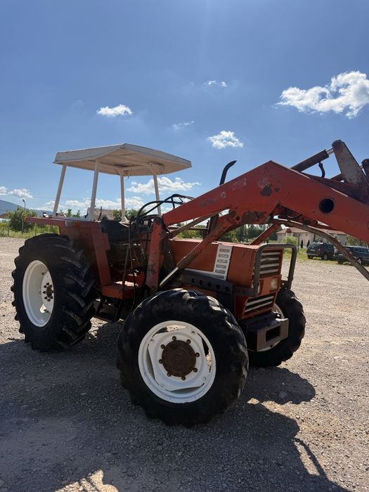 Tractor fiat 580 cu incarcator in 3 pistone de 58 cp