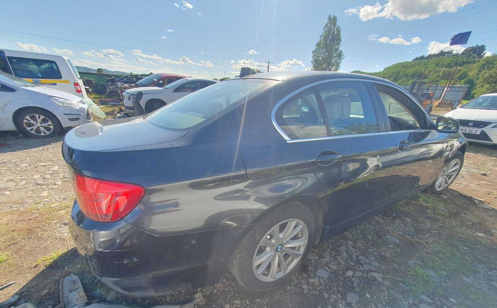 Dezmembrez BMW Seria 5 2.0 d 2011