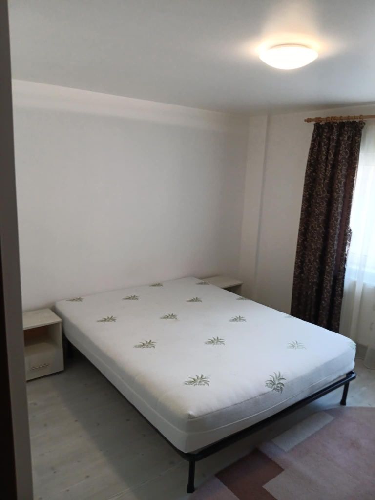 Închiriez apartament cu două camere, Micro 17, Satu Mare