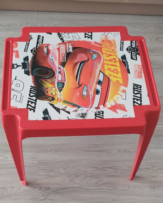 Детска пластмасова масичка и раничка за градина