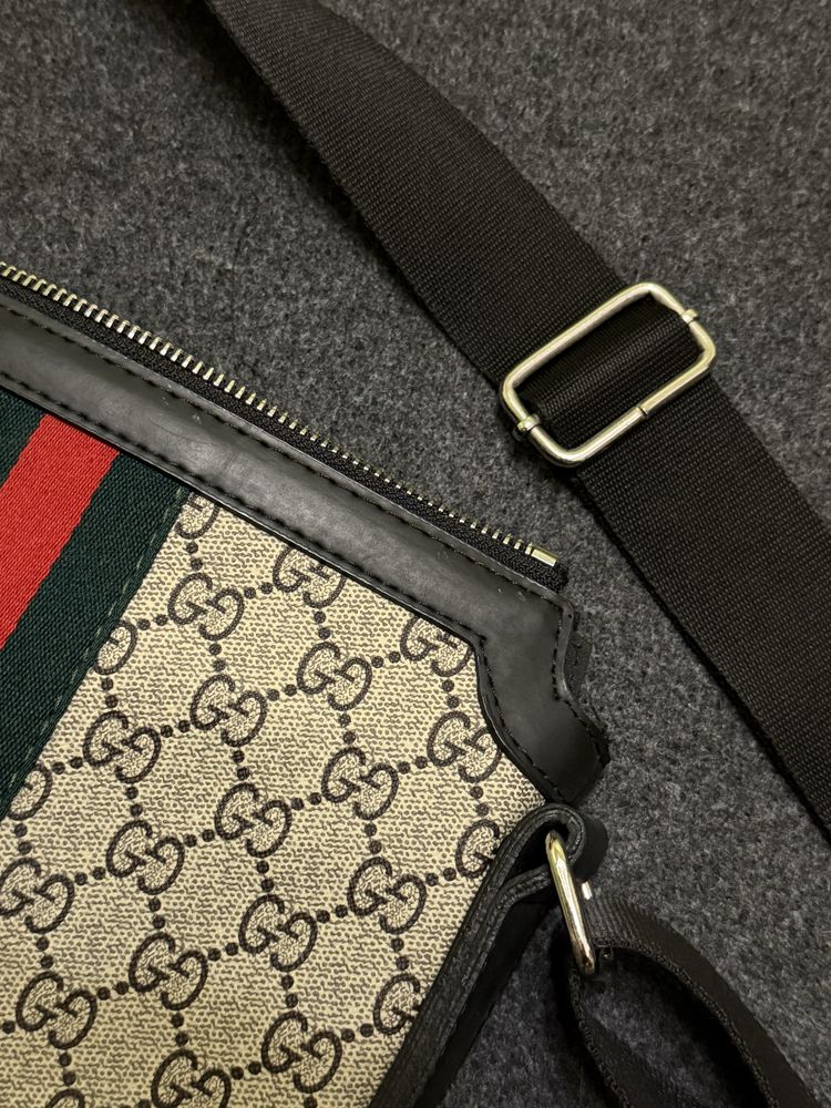 Мъжка Чанта Gucci Web GG