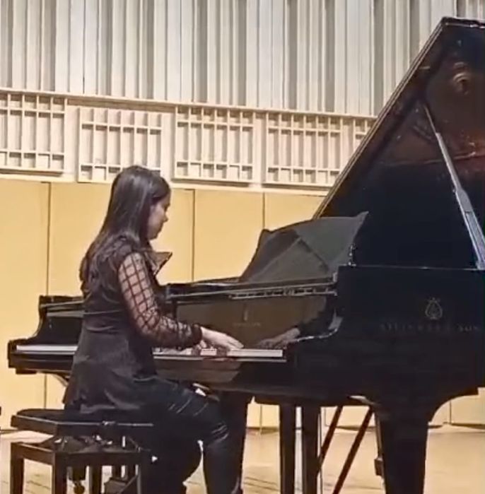 Ofer meditații pian pentru copii între 4 - 8 ani, pret 80 Lei/sedinta