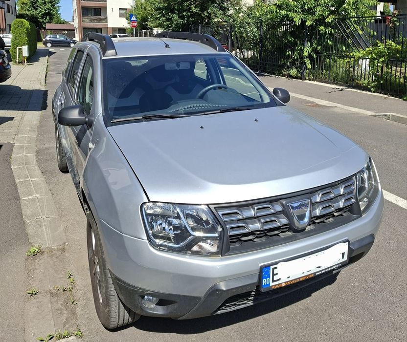 Dacia Duster gri / 46 000 km