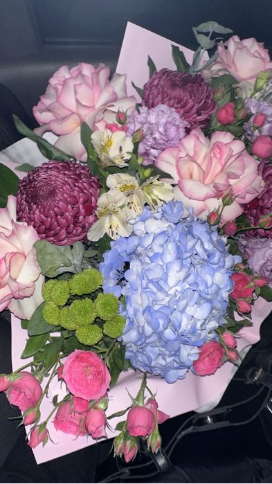 Букет цветов продаю