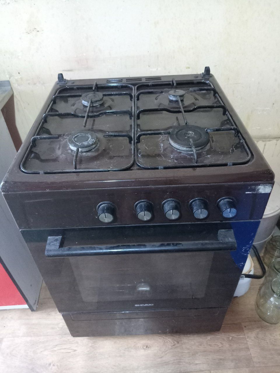 Shvaki gaz plitasi xechqancha ishlanmagan