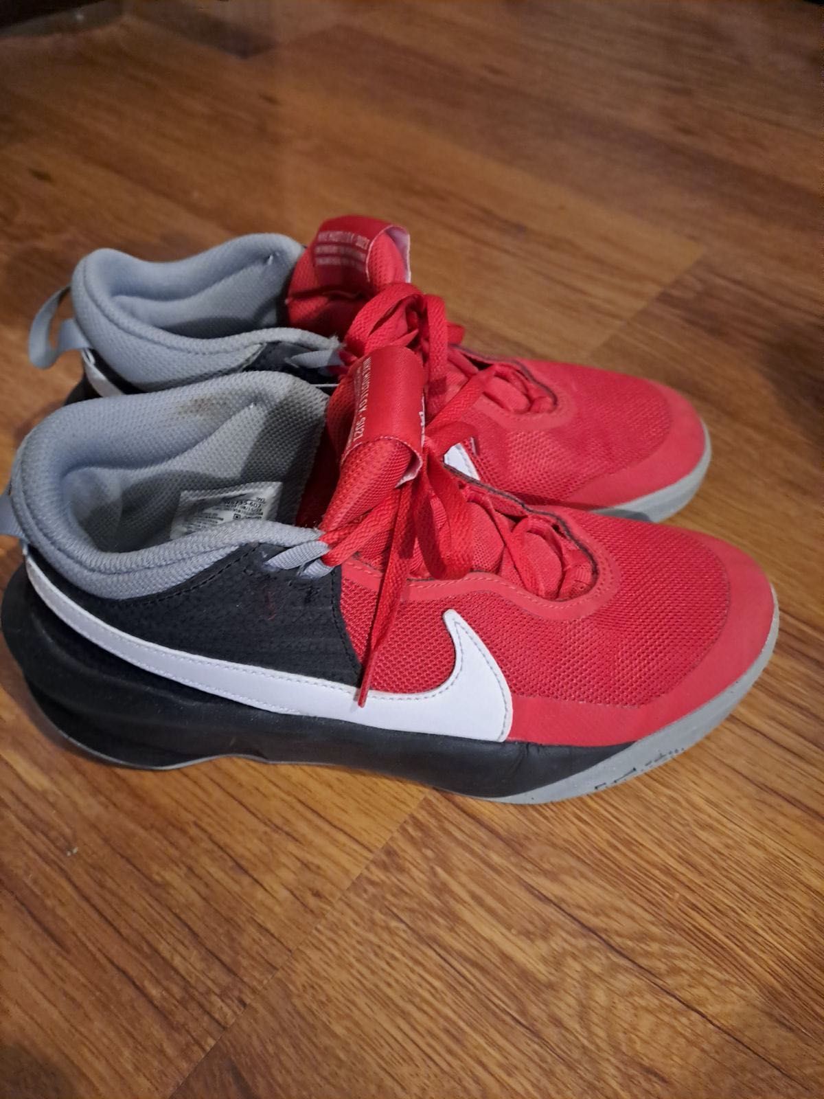 Nike Team Hustle баскетболни маратонки