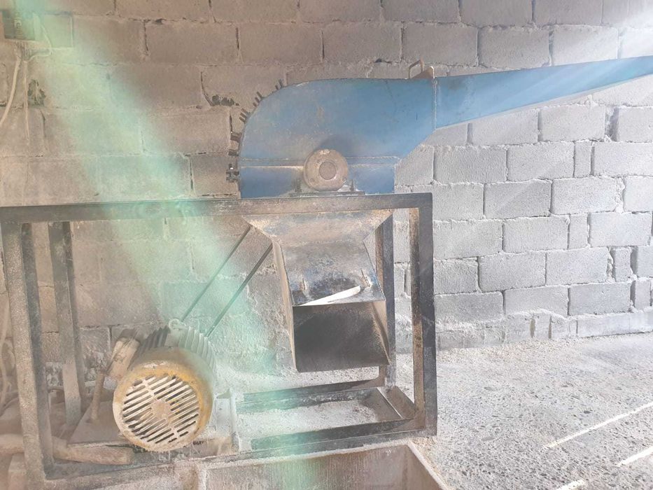 Moara macinat faina porumb