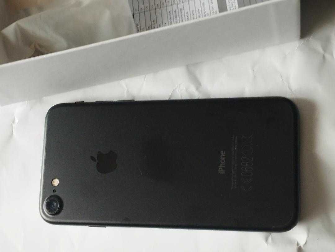 iPhone 7 32 black,sigilat in cutie +husa cadou,noua,sigilata in tipla