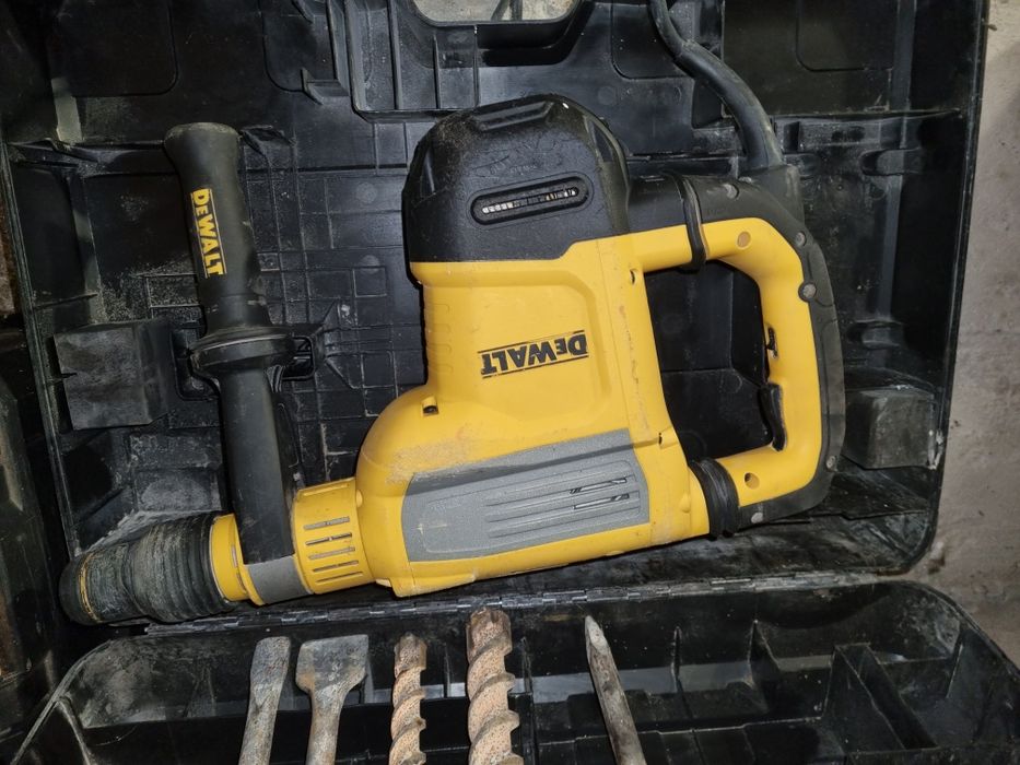 Ciocan rotopercutor dewalt d25614 an 2022 la cutie + accesorii