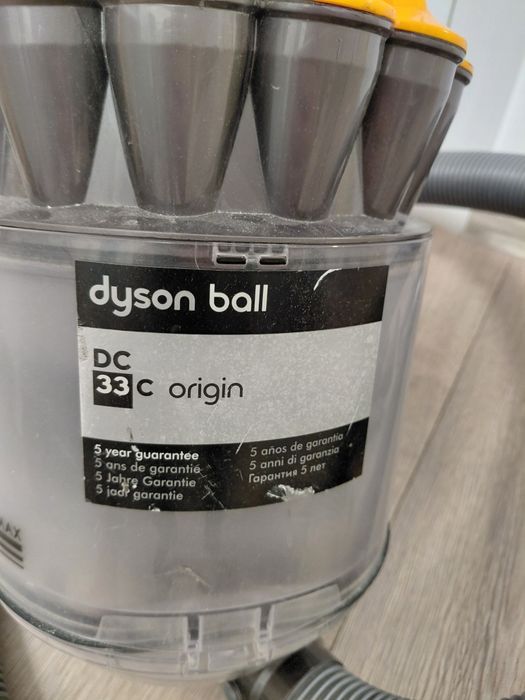 Vând Aspirator Dyson C33c big ball, original cu fir