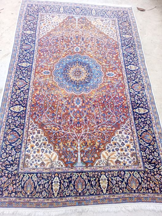 Истински персийски килими