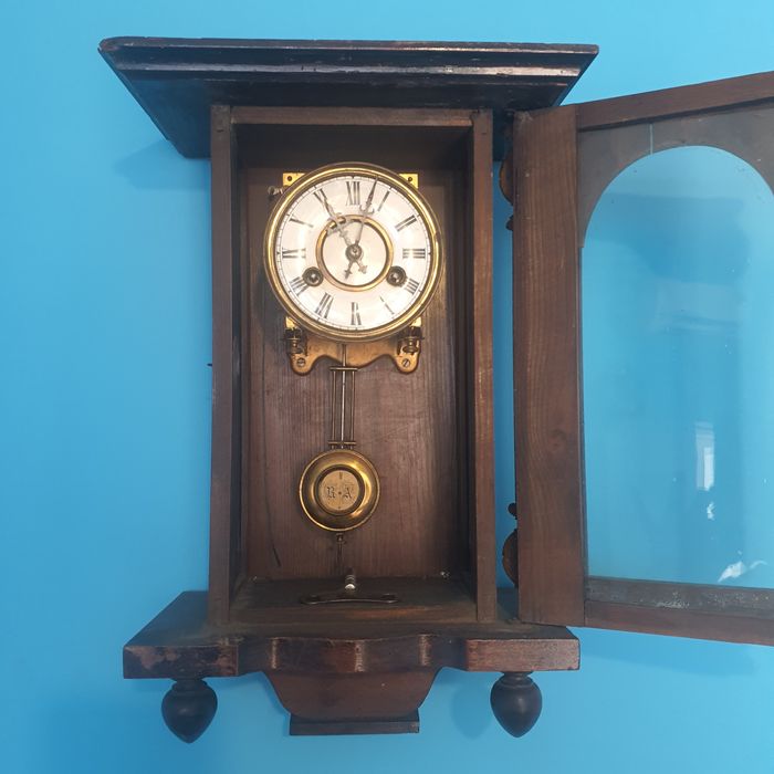 Стенен Часовник JUNGHANS Антика