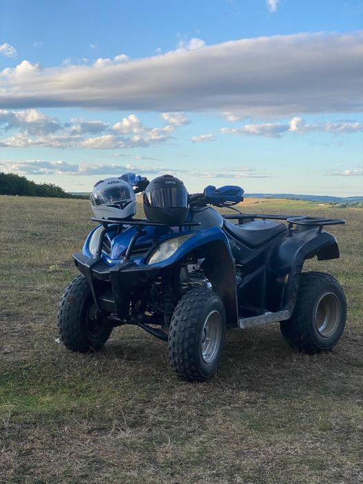ATV Kymco de 300cc 1000€ ușor negociabil