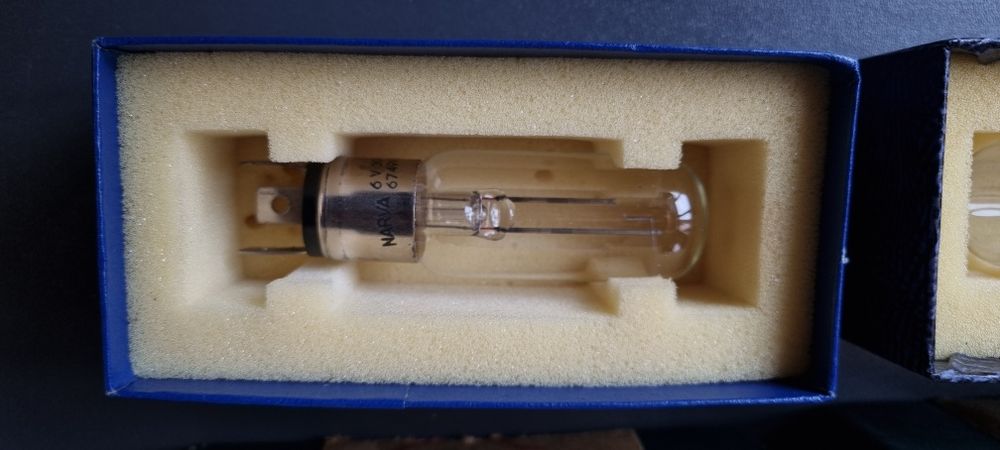 Becuri Nerva pentru proiectoare diapozitive și diafilme